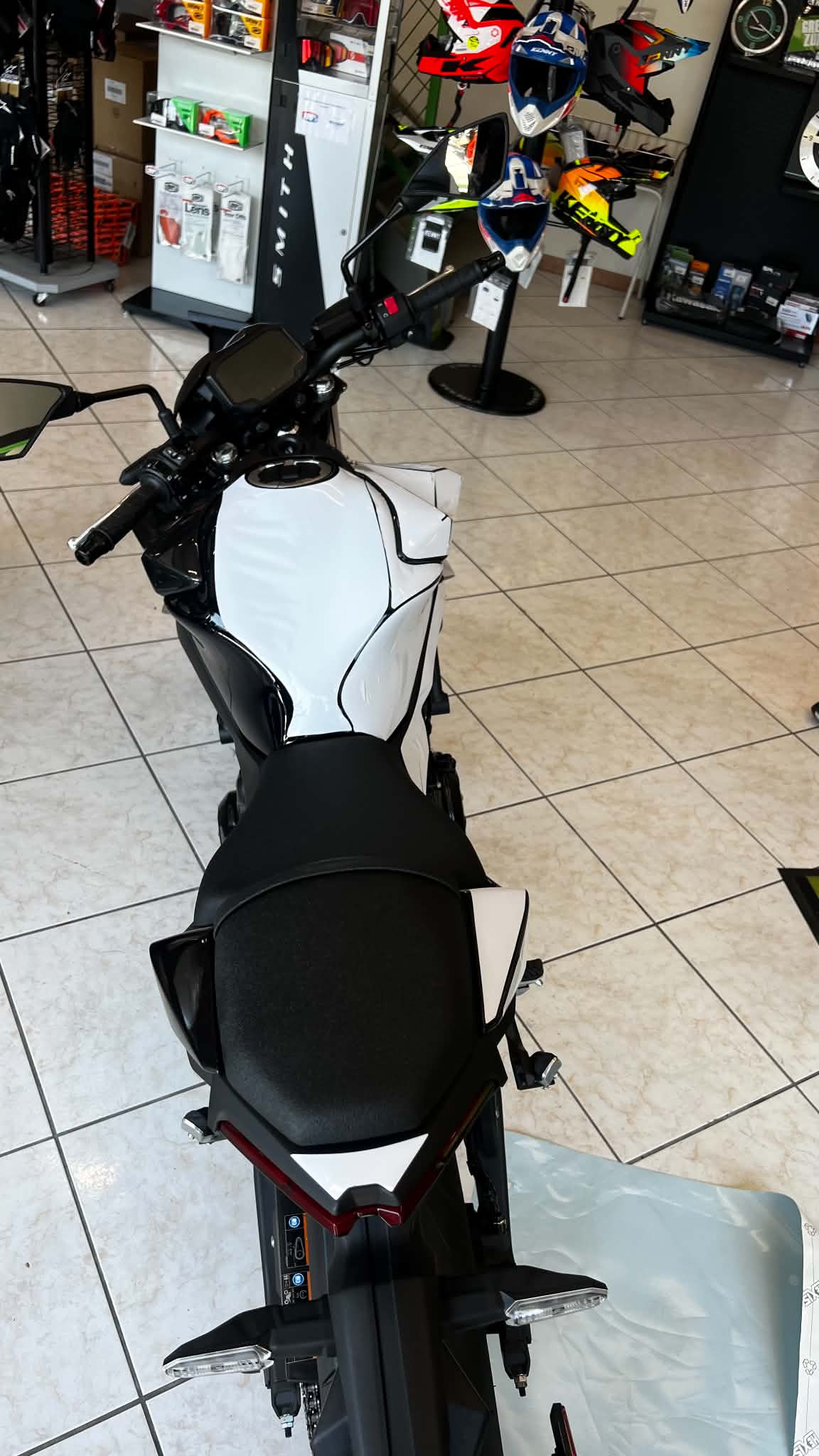 template kawasaki Z650s 2026 – Image 3